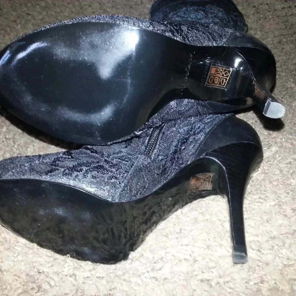 MARCIANO-Black Lace Overlay-Black Leather-Stiletto Boots-Size 5.5-Near Mint - Picture 6 of 7